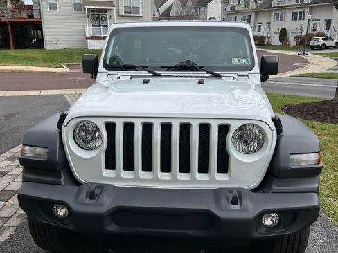 Used 2021 Jeep Wrangler Unlimited Sport image 2