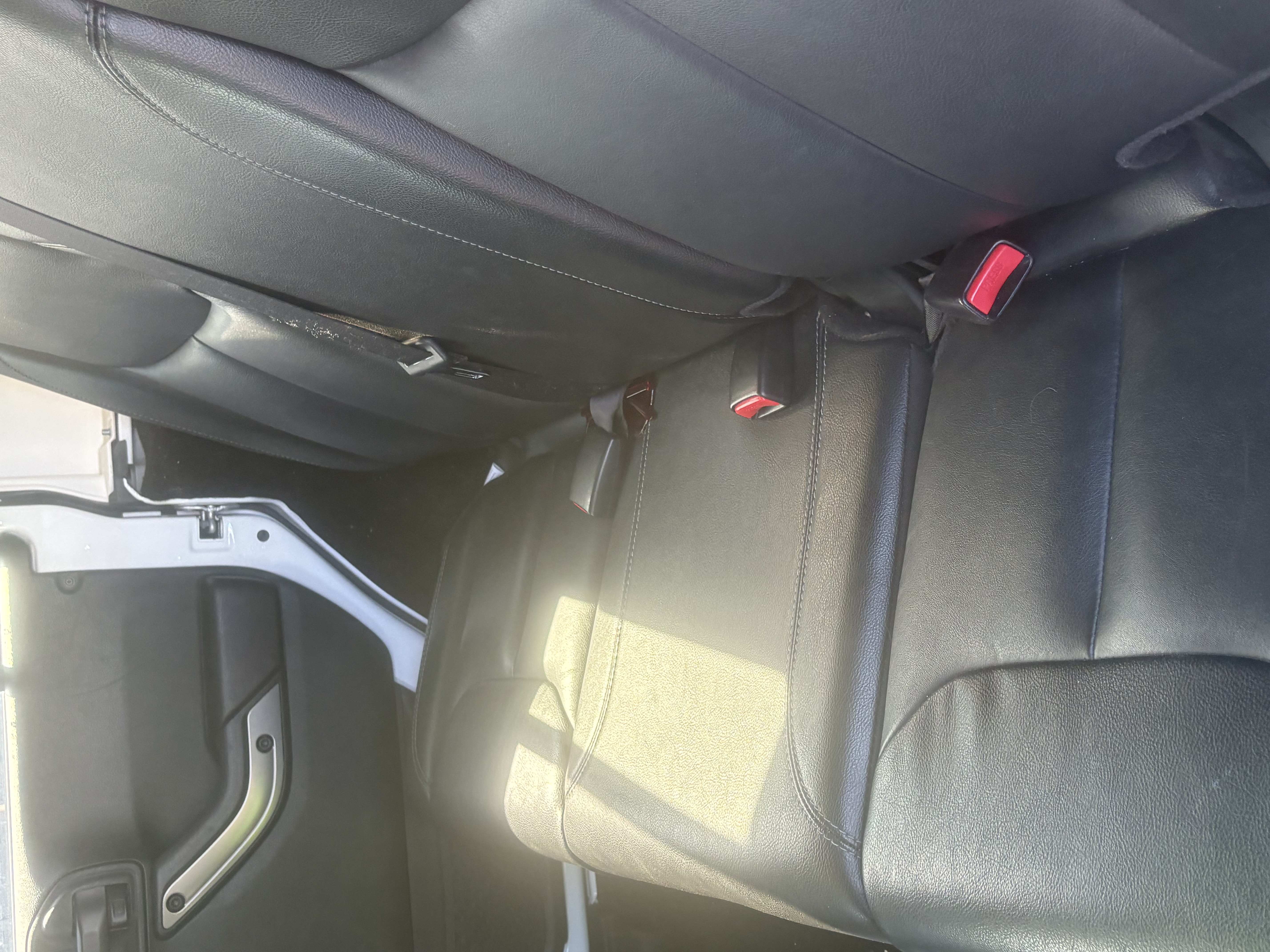 Used 2018 Jeep Wrangler Unlimited Sahara AWD/4WD image 8
