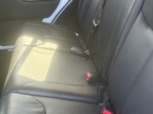 Used 2018 Jeep Wrangler Unlimited Sahara AWD/4WD image 8
