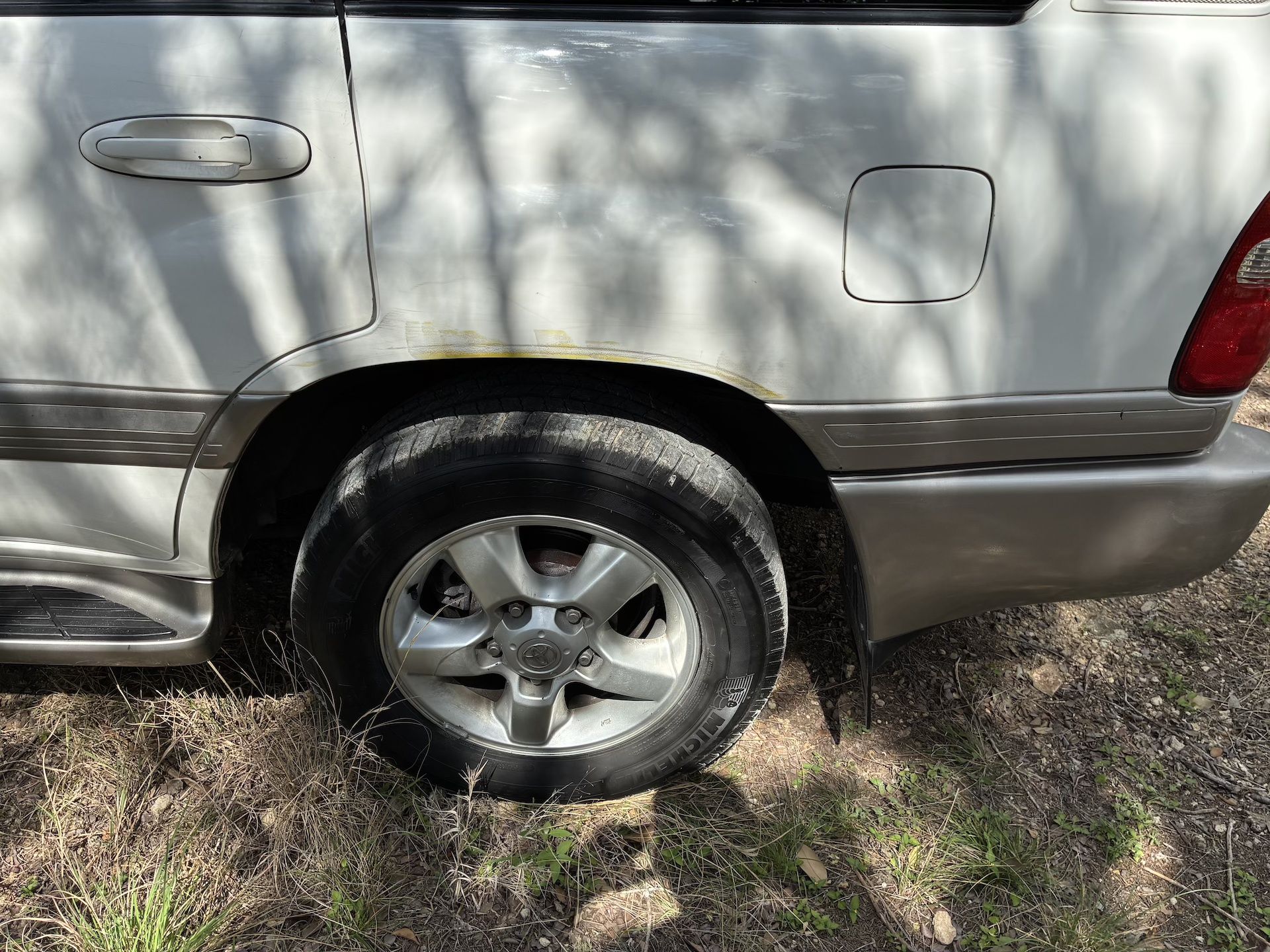 Used 2005 Toyota Land Cruiser AWD/4WD image 2