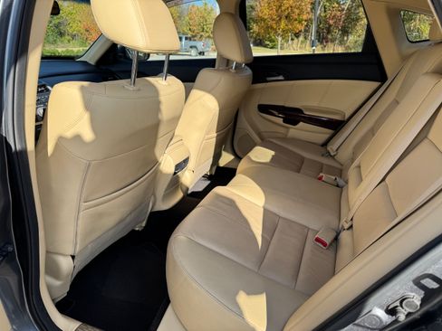 Used 2010 Honda Crosstour EX-L image 12