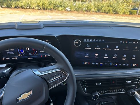 Used 2025 Chevrolet Tahoe Premier image 6