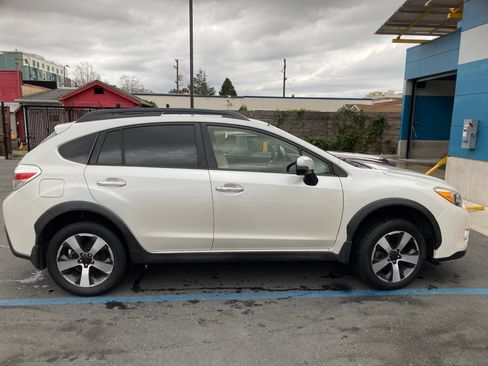 Used 2014 Subaru Crosstrek Touring image 2