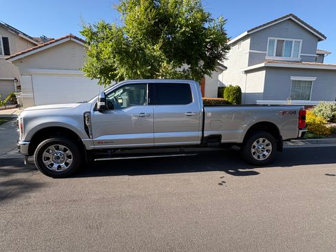 Used 2024 Ford F350 Lariat w/ Lariat Ultimate Package AWD/4WD image 4