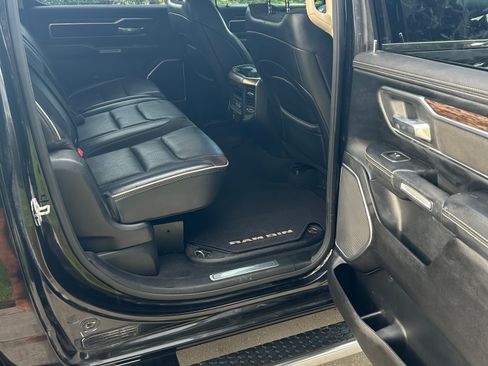 Used 2019 RAM 1500 Laramie AWD/4WD image 14