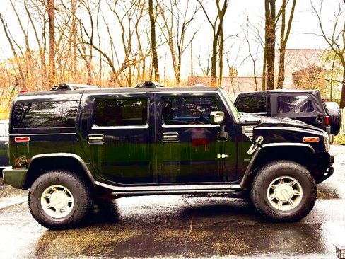 Used 2004 HUMMER H2 w/ Preferred Equipment Group image 2