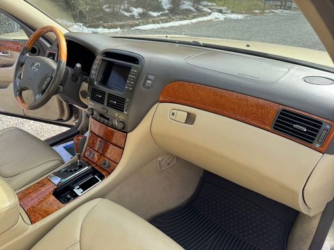 Used 2005 Lexus LS 430 RWD image 13