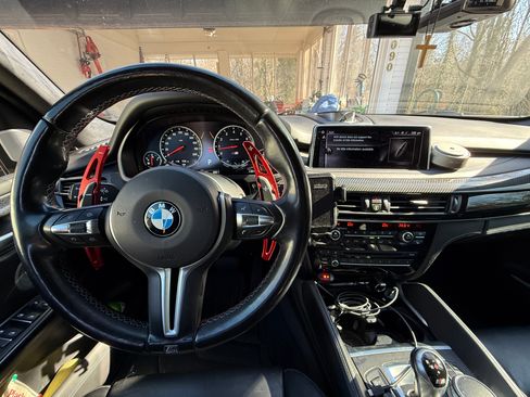 Used 2017 BMW X5 M image 16