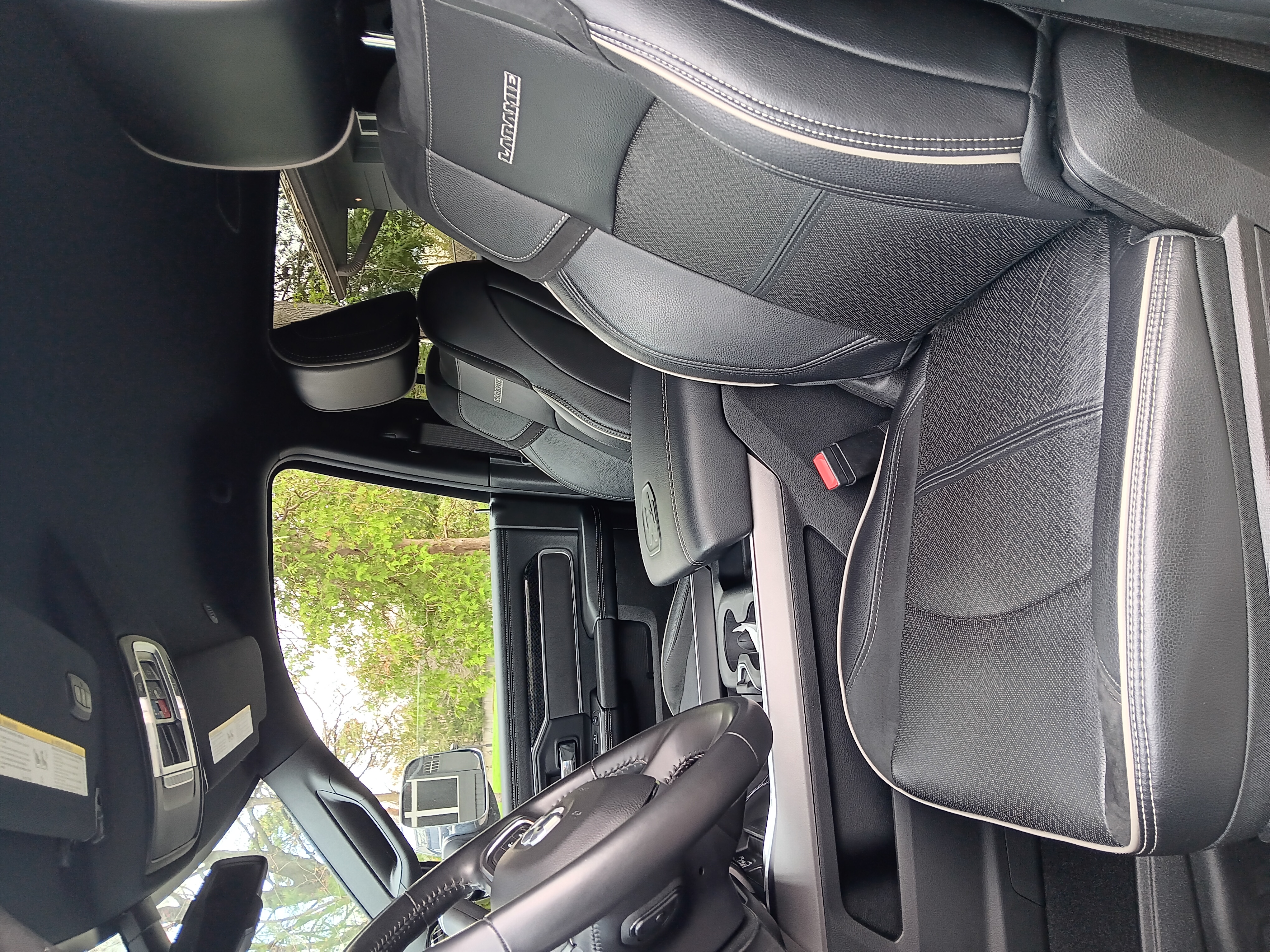 Used 2022 RAM 3500 Laramie AWD/4WD image 13