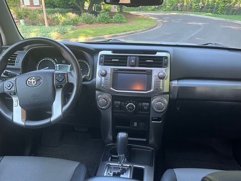 Used 2016 Toyota 4Runner SR5 Premium RWD image 8