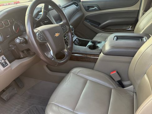 Used 2020 Chevrolet Suburban LT AWD/4WD image 5