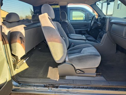 Used 2007 GMC Sierra 2500 SLE w/ Onstar Plus Package image 2