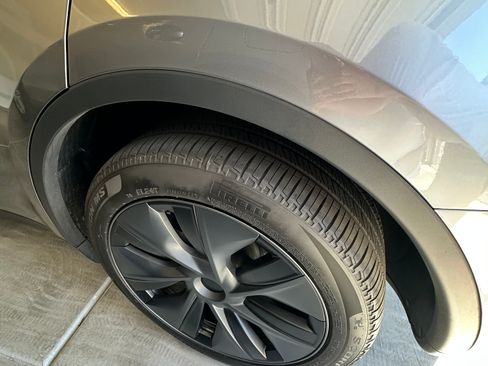 Used 2025 Tesla Model Y Long Range RWD image 13