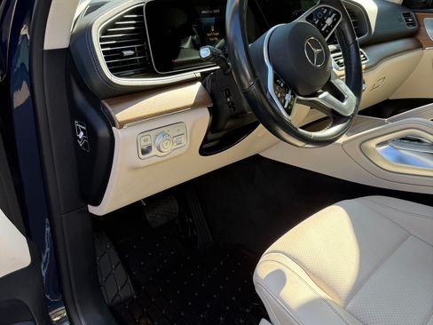 Used 2021 Mercedes-Benz GLS 450 4MATIC image 24