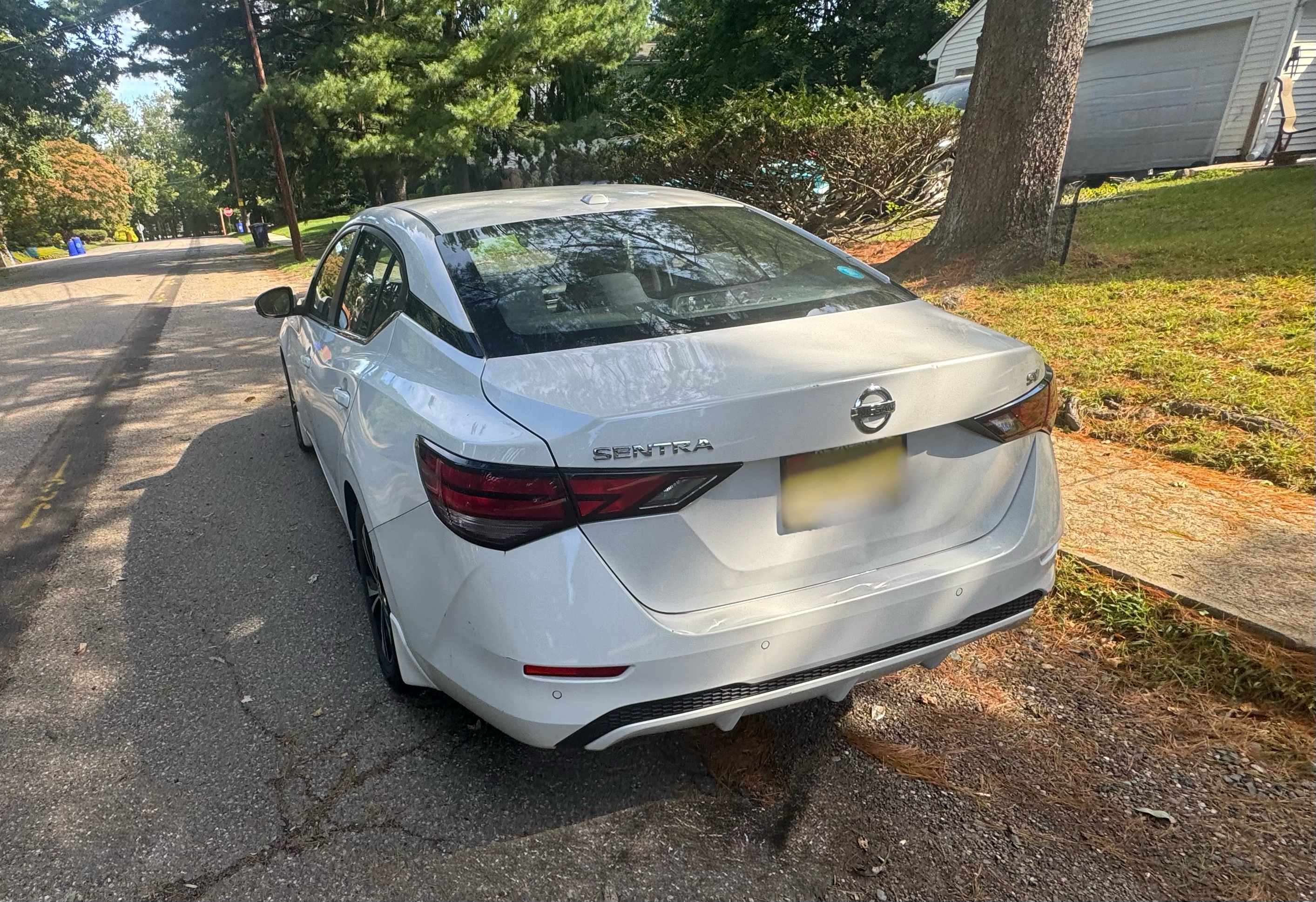 Used 2020 Nissan Sentra SV w/ Trunk Package FWD image 2
