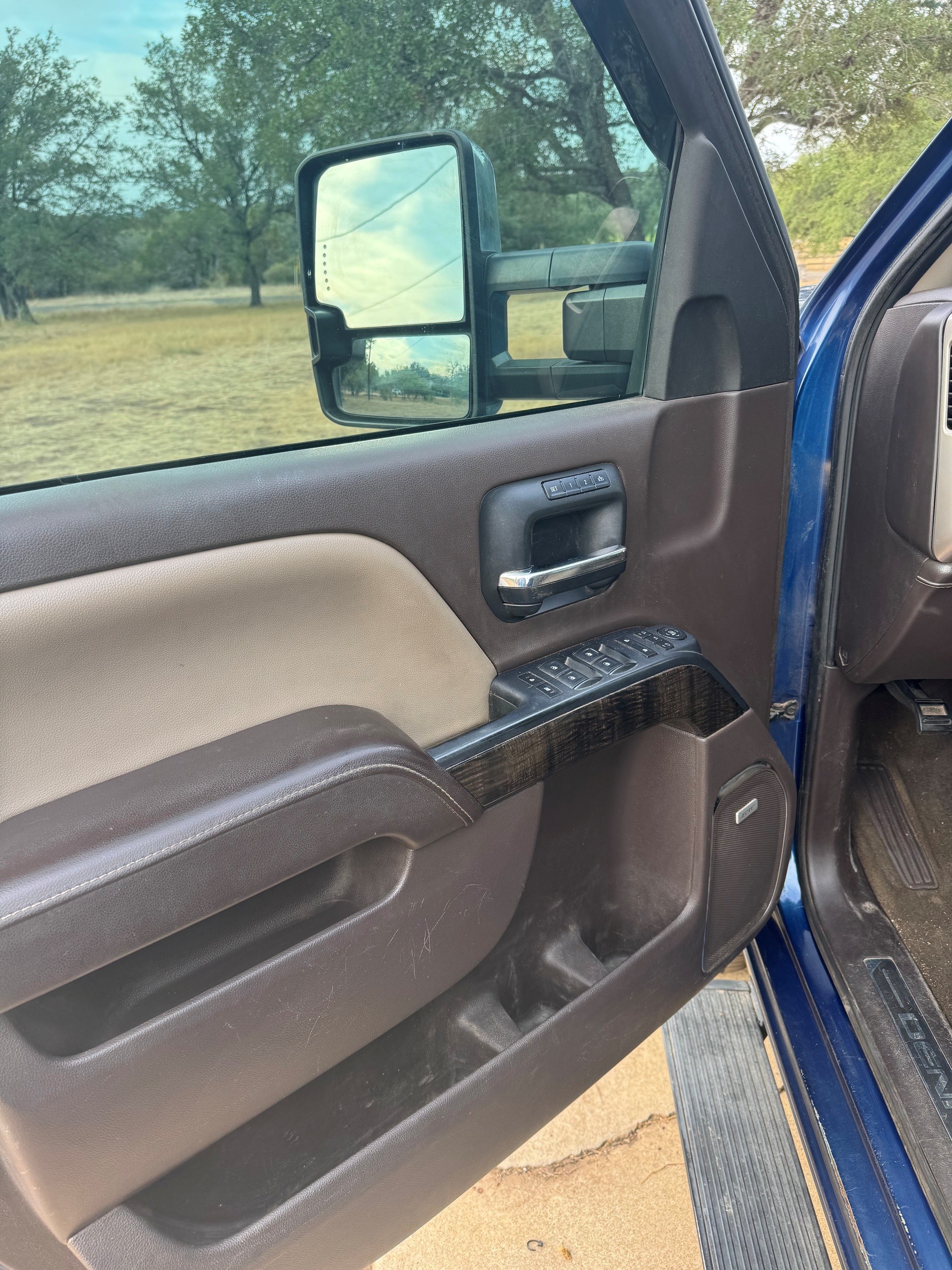 Used 2015 GMC Sierra 3500 Denali w/ Duramax Plus Package AWD/4WD image 10