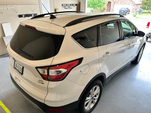 Used 2018 Ford Escape SEL AWD/4WD image 9