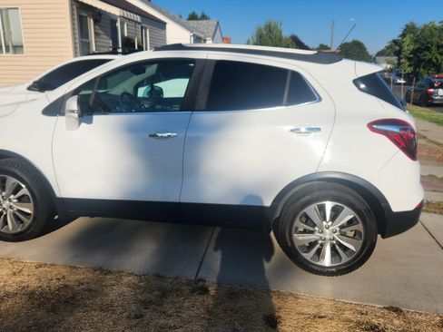 Used 2017 Buick Encore Preferred image 2