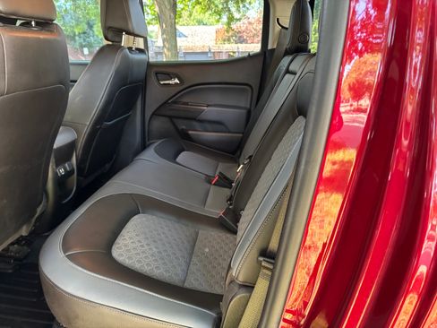Used 2019 Chevrolet Colorado Z71 AWD/4WD image 9