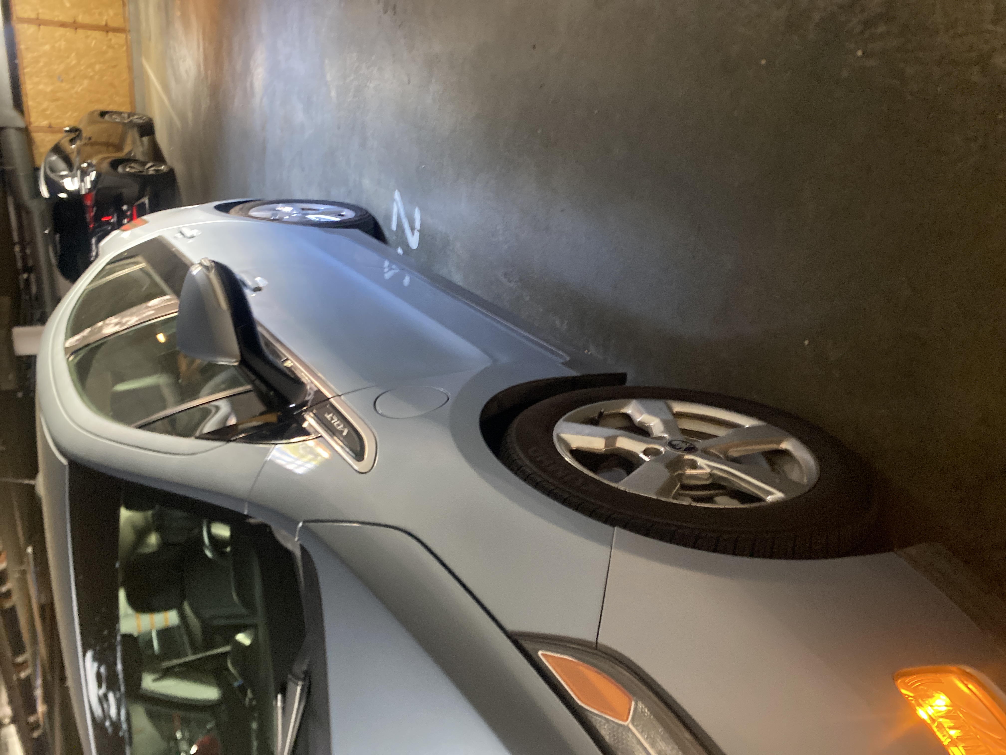 Used 2015 Chevrolet Volt Premium w/ Premium Trim Package FWD image 2