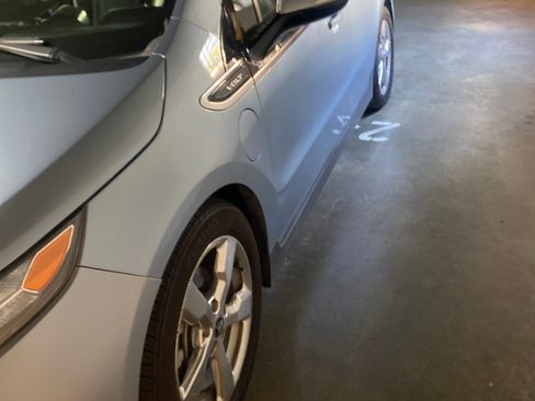 Used 2015 Chevrolet Volt Premium w/ Premium Trim Package image 2