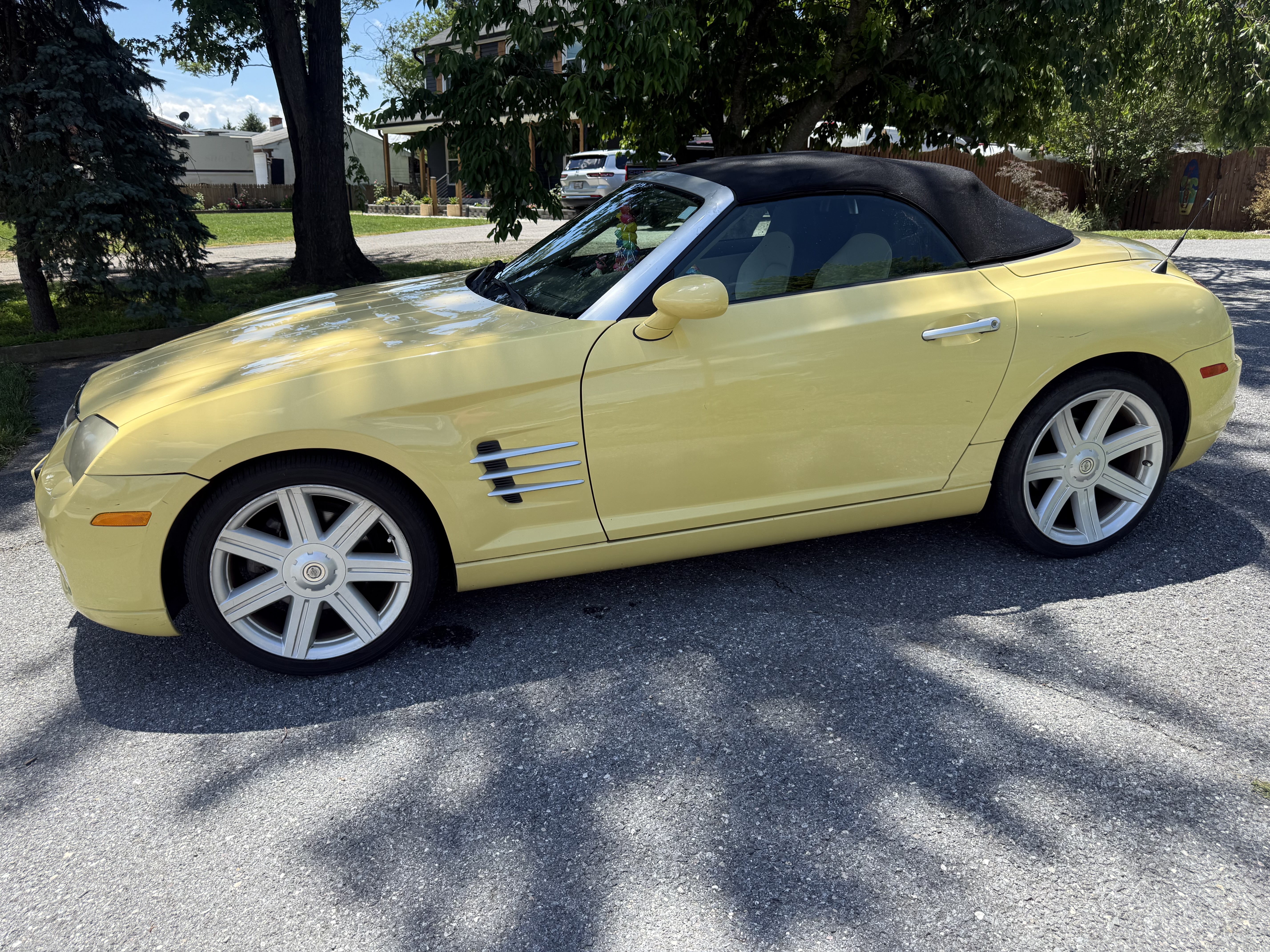 Used 2005 Chrysler Crossfire Limited RWD image 23