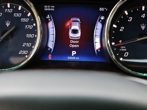 Used 2014 Maserati Quattroporte GTS RWD image 23