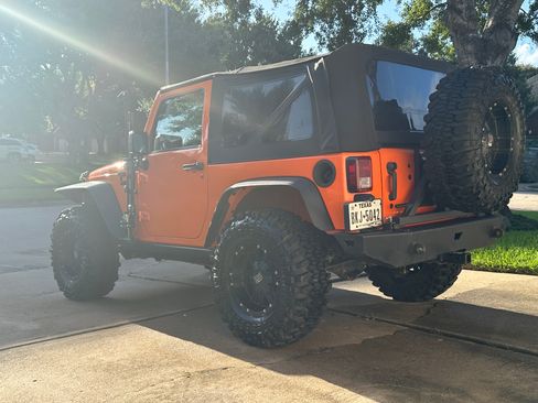 Used 2013 Jeep Wrangler Rubicon w/ PWR Convenience Group AWD/4WD image 6
