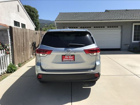 Used 2018 Toyota Highlander XLE image 12
