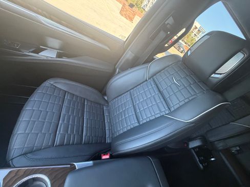 Used 2025 Cadillac Escalade Sport Platinum AWD/4WD image 31