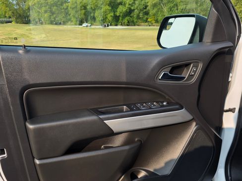 Used 2022 Chevrolet Colorado LT w/ Luxury Package image 8