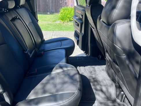 Used 2013 RAM 1500 Laramie w/ Convenience Group AWD/4WD image 10