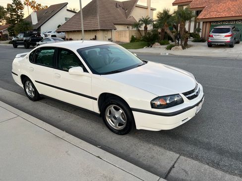 Used 2004 Chevrolet Impala Sedan w/ Sport Appearance Group image 11
