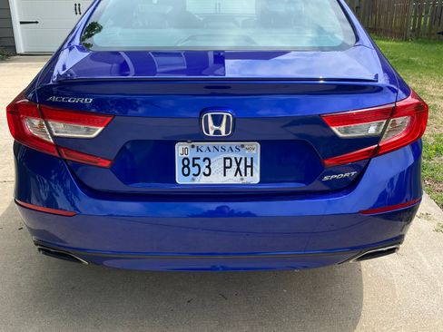Used 2018 Honda Accord Sport image 6