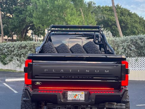 Used 2023 Ford F250 Platinum w/ Tremor Off-Road Package AWD/4WD image 4
