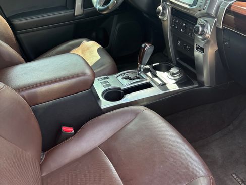 Used 2016 Toyota 4Runner Limited AWD/4WD image 4