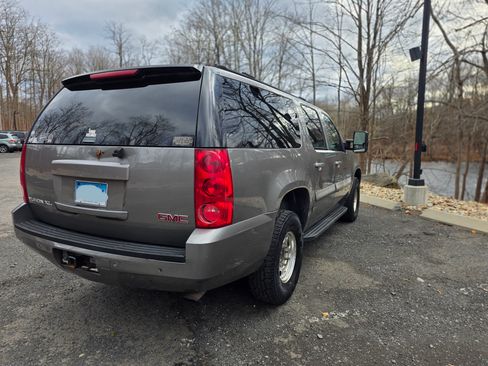 Used 2007 GMC Yukon XL 2500 SLE image 6