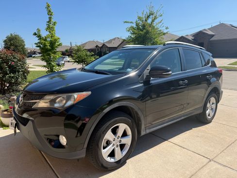 Used 2014 Toyota RAV4 XLE AWD/4WD image 1