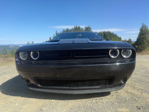 Used 2018 Dodge Challenger SXT w/ Blacktop Package image 4