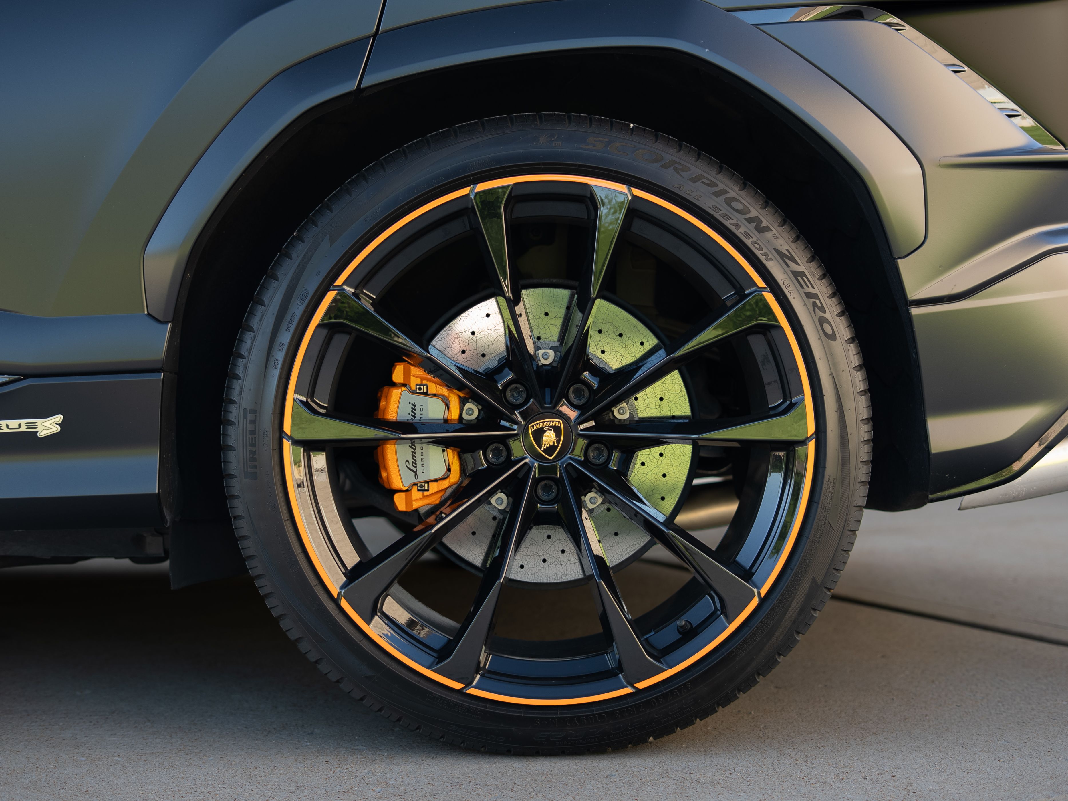 Used 2024 Lamborghini Urus S AWD/4WD image 6
