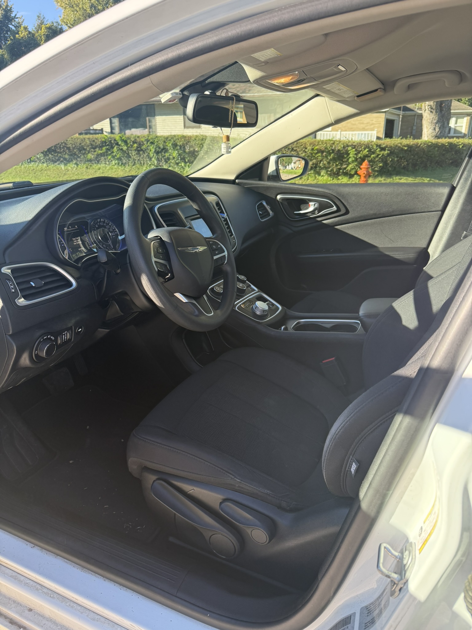 Used 2017 Chrysler 200 Limited w/ Driver Assist Package FWD image 6