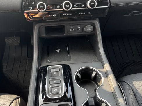 Used 2025 Honda Pilot Elite image 6