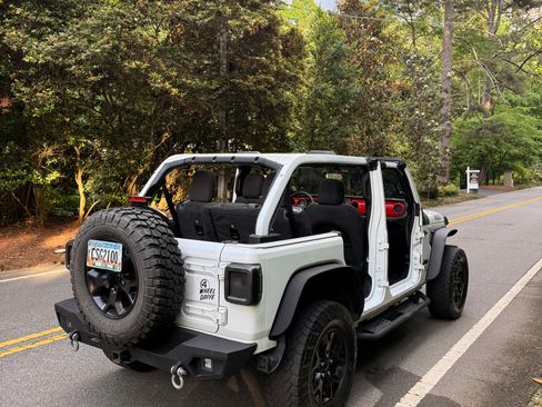 Used 2021 Jeep Wrangler Unlimited Sport AWD/4WD image 9