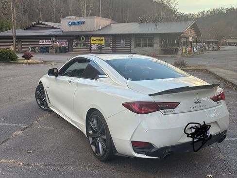 Used 2018 INFINITI Q60 Red Sport 400 w/ Sensory Package 3.0T Sport image 4