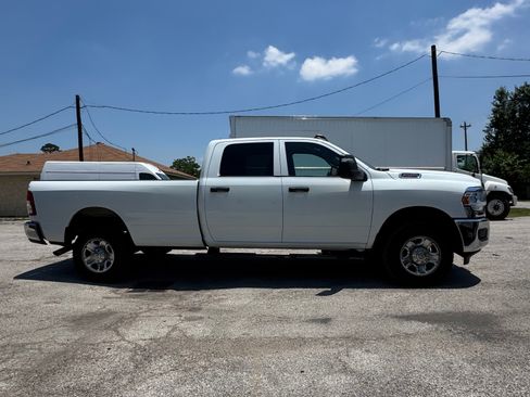 Used 2024 RAM 2500 Tradesman w/ Chrome Appearance Group AWD/4WD image 19