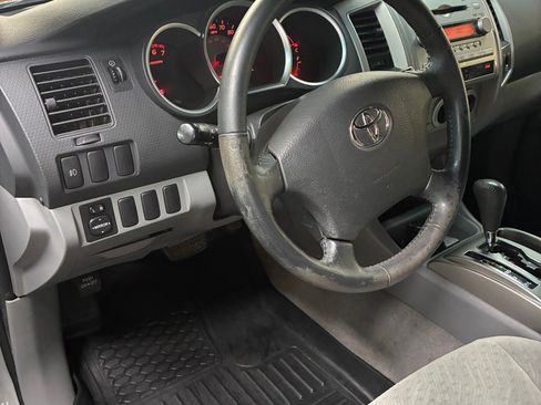 Used 2005 Toyota Tacoma 4x4 Access Cab image 9