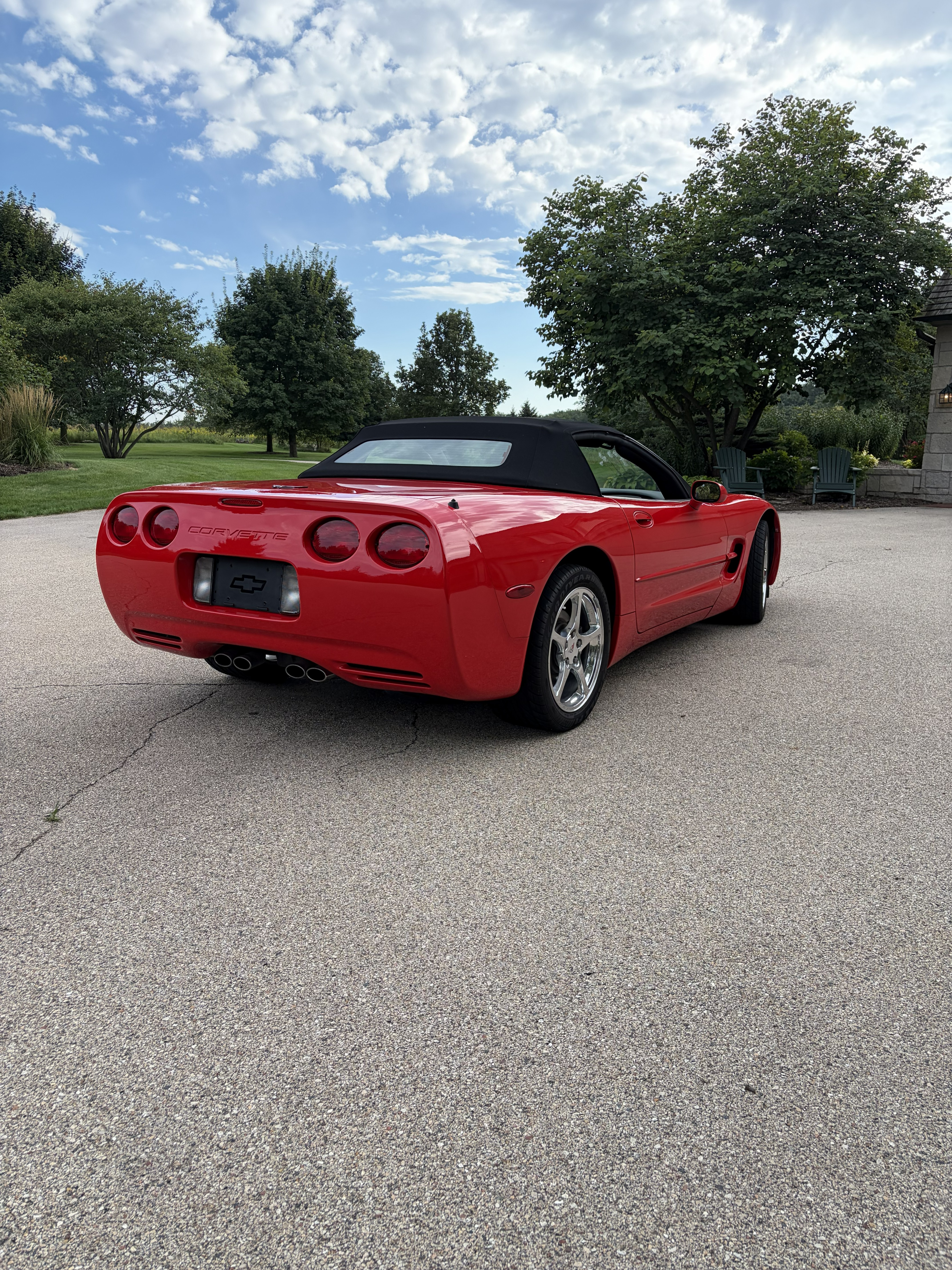 Used 2002 Chevrolet Corvette Convertible w/ Preferred Equipment Group2 RWD image 2