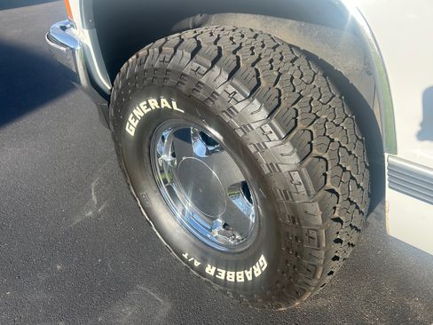 Used 1998 Chevrolet Silverado 1500 4x4 Regular Cab w/ Preferred Equipment Group 2 image 31