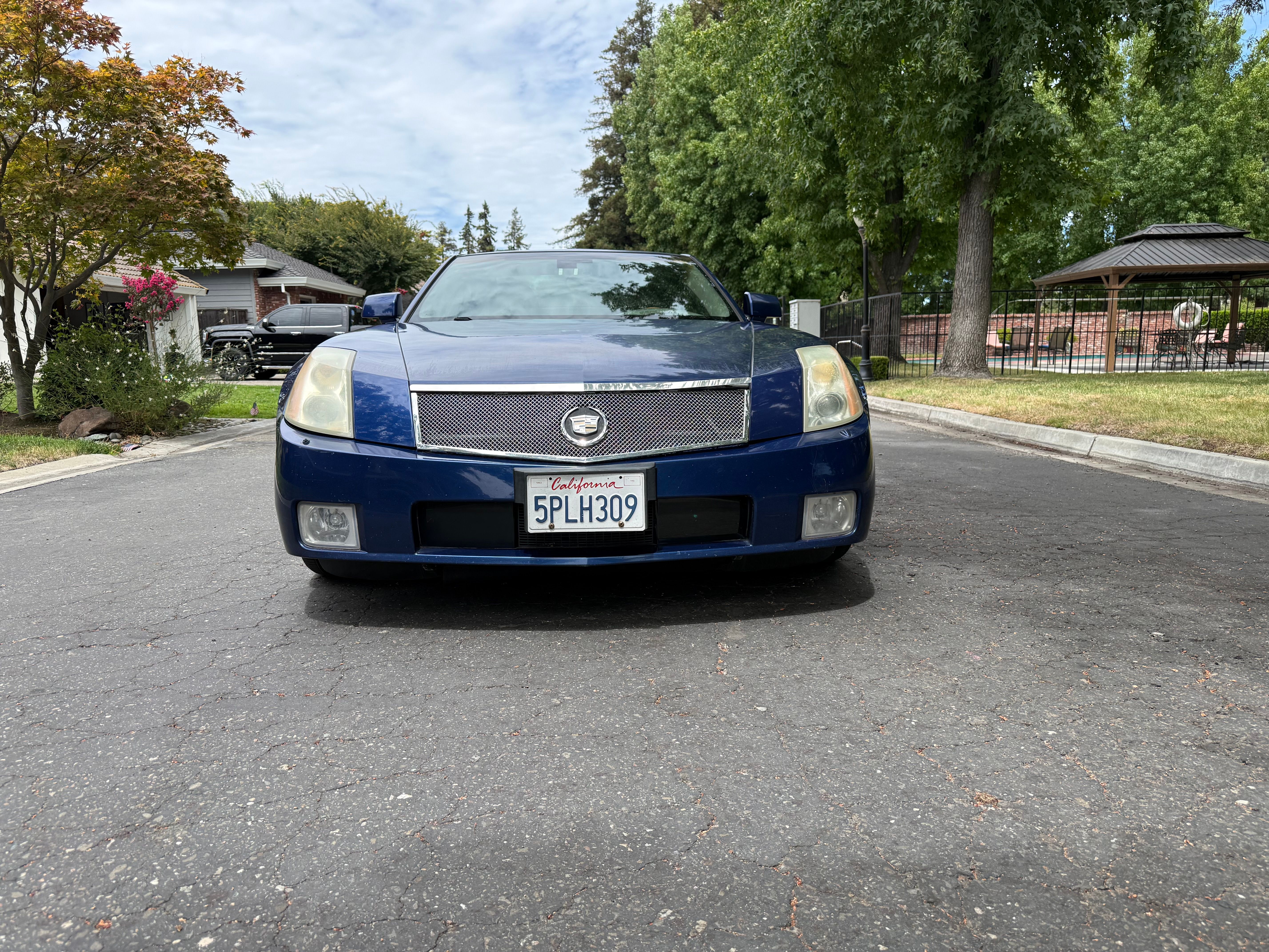 Used 2004 Cadillac XLR RWD image 2