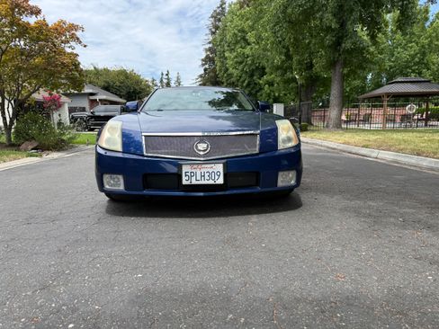 Used 2004 Cadillac XLR RWD image 2